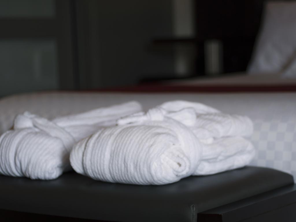 Hotel Le Voyageur เซปต์-อีลส์ ภายนอก รูปภาพ
