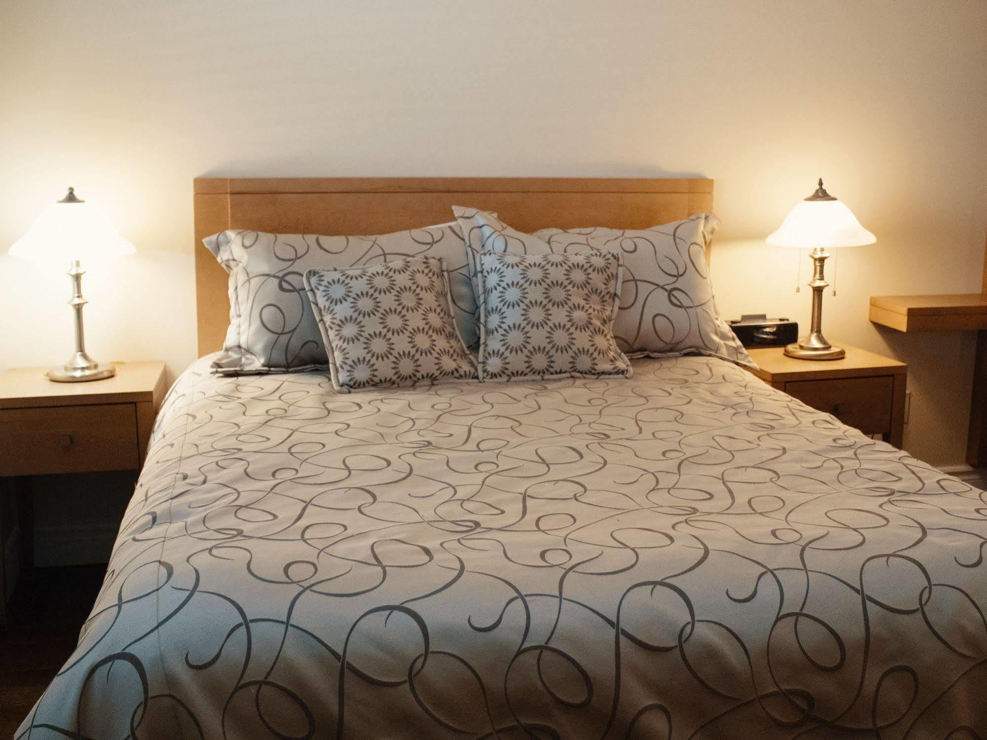 Hotel Le Voyageur เซปต์-อีลส์ ภายนอก รูปภาพ